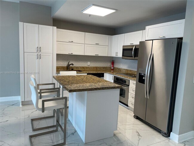 Foto del edificio - 3180 SW 22nd Terrace
