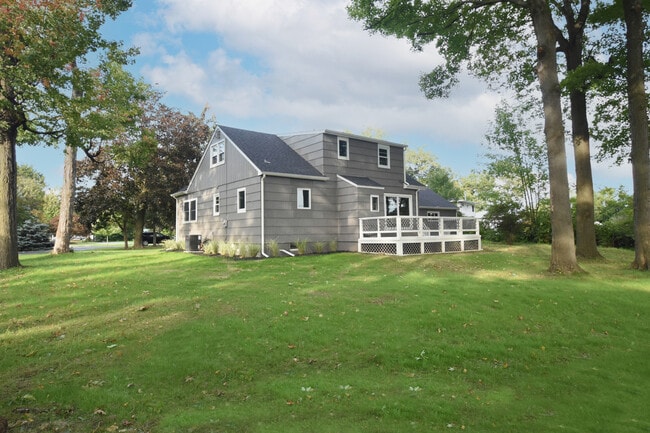 deck - 491 Harding Rd