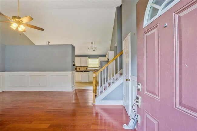 Foto del edificio - 375 Shadetree Ln