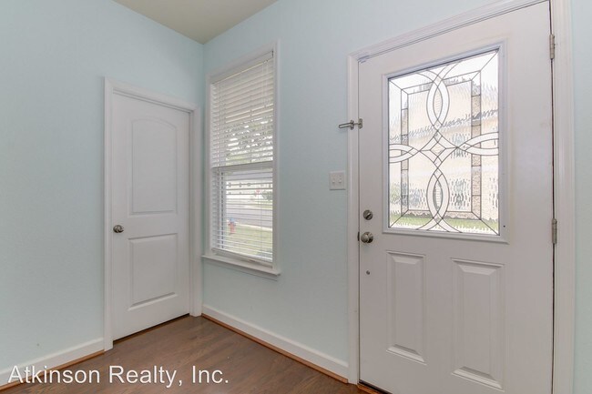 Foto del edificio - 5532 Crown Grant Way