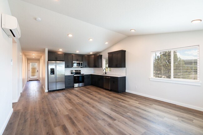 Foto del edificio - MOVE IN SPECIAL!  Brand New 2 Bedroom 2 Ba...