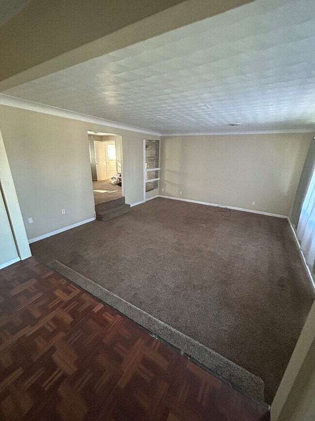Building Photo - BELOW MARKET RENT!