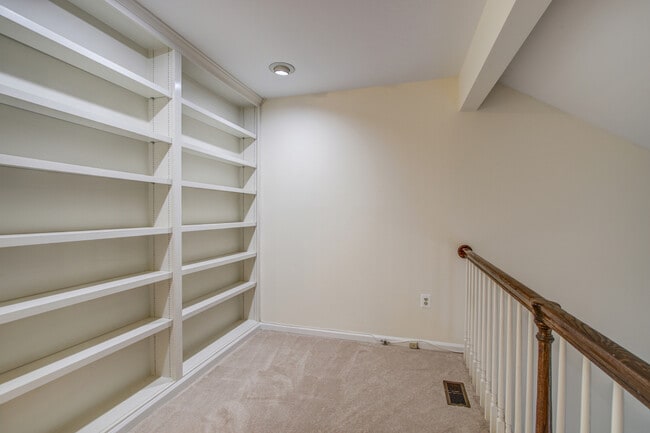 Photo - 7403 Crestberry Ln House