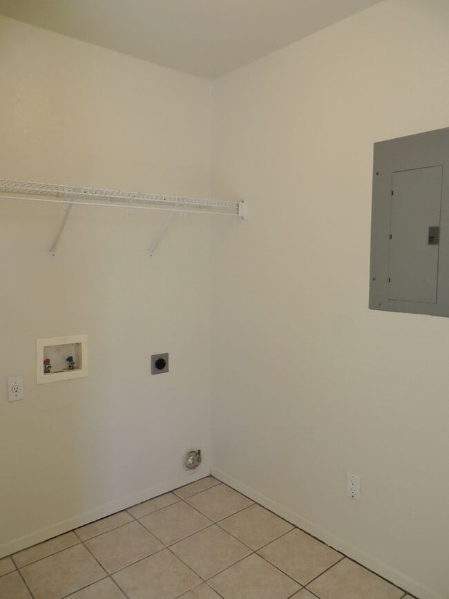 Building Photo - 2 Bedroom 2 Bathroom Unit In Georgetown