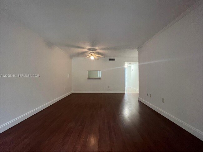 Foto del edificio - 701 N Pine Island Rd