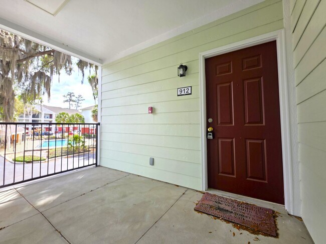 Foto del edificio - One Bedroom One Bathroom condominium second floor