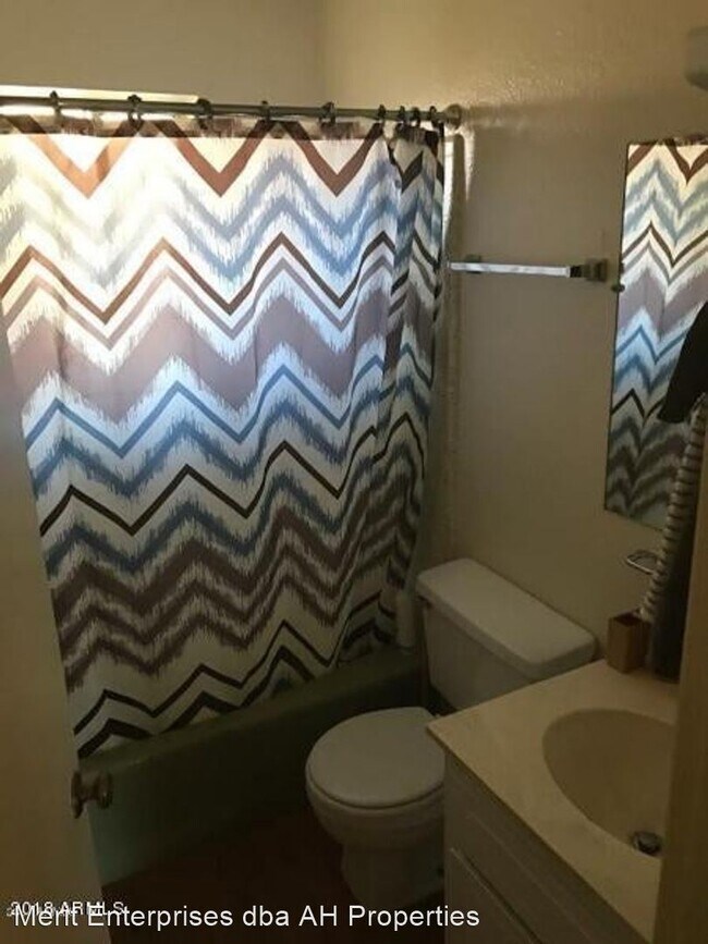 Foto del edificio - 2 br, 1 bath House - 444 N HALL