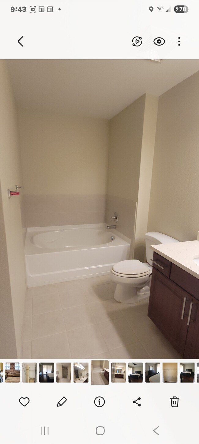 Building Photo - 1064 N Tamiami Trl