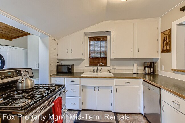 Foto del edificio - 2 br, 1 bath House - 308 E Geneseo St