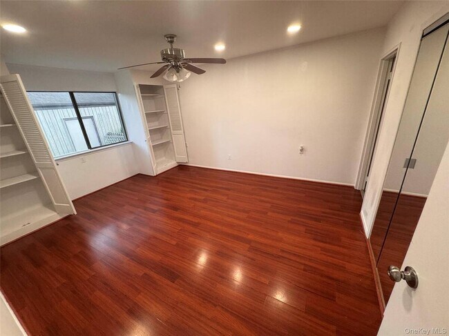 Foto del edificio - 20 Strathmore Gate Dr