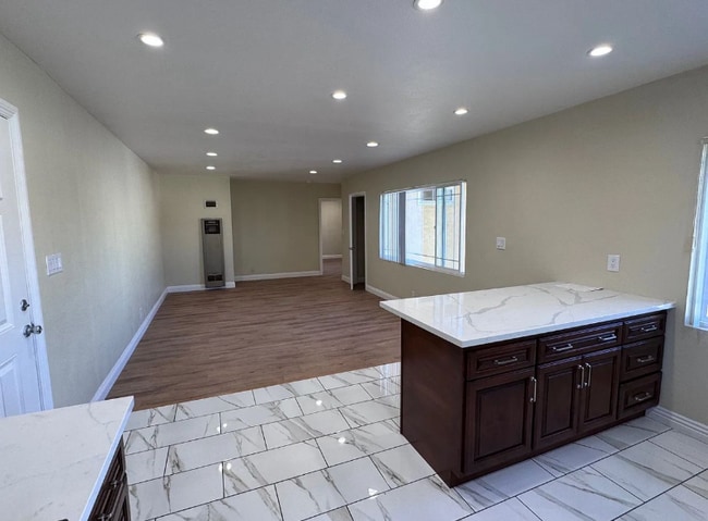 Building Photo - 207 Wesley Ave