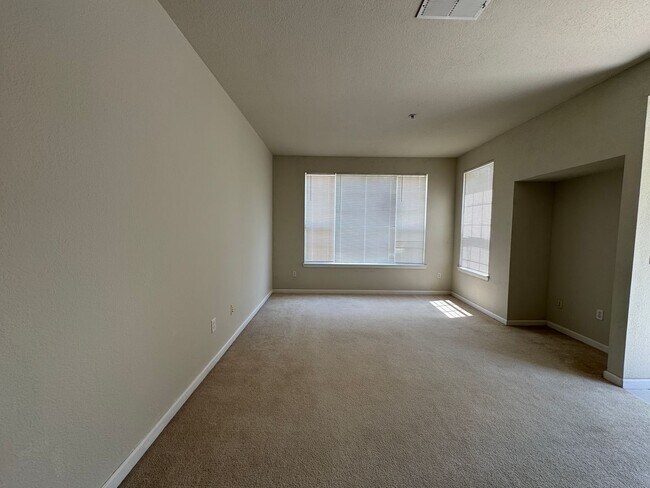 Foto del edificio - 9157 Lee Vista Blvd