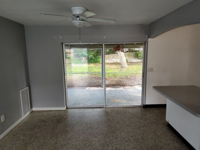 Foto del edificio - 2/1 Single Family in Spring Hill