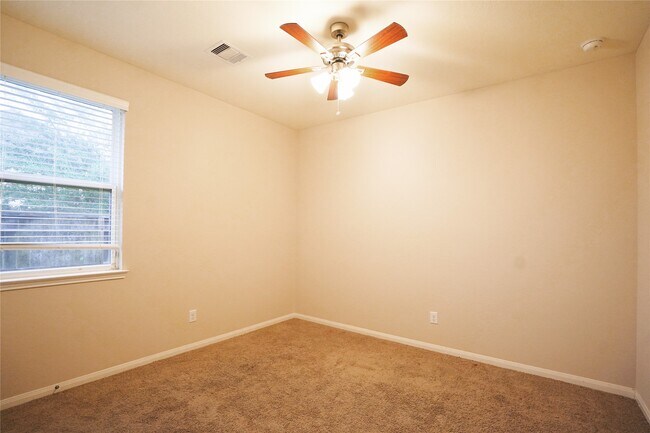 Foto del edificio - 3303 Windsor Ranch Ln