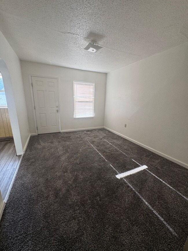 Building Photo - 345 W 200 S