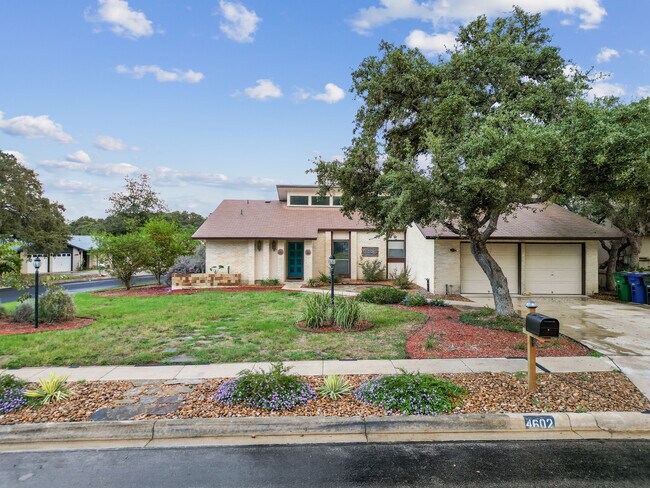 Building Photo - 4602 Pinecomb Woods St
