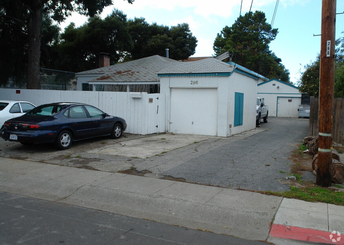 Primary Photo - 296 Higdon Ave