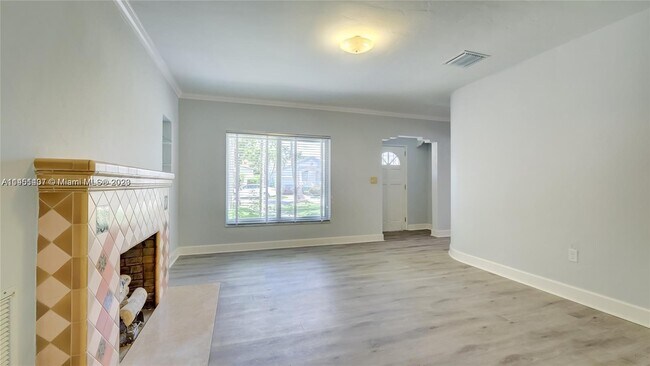 Building Photo - 1234 SW 16th St
