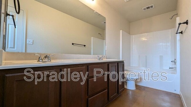 Building Photo - 517 A Kendra Dr