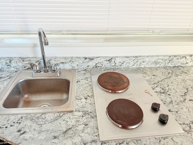 Foto del edificio - 401 N Lupine St