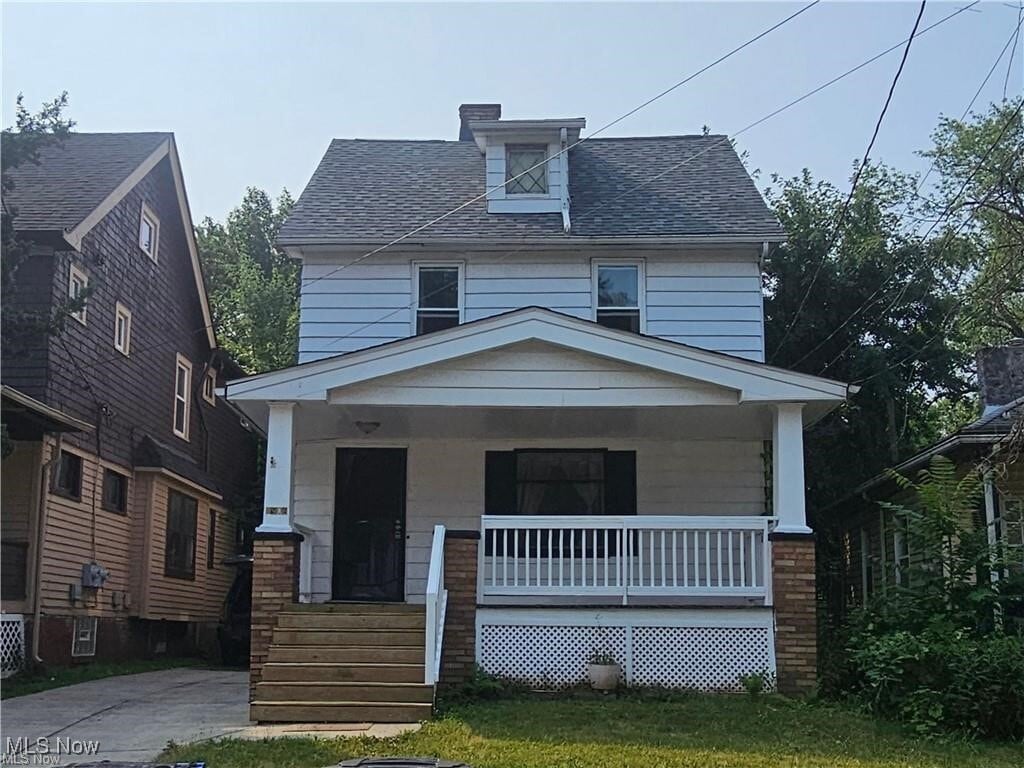 Primary Photo - 8906 Tioga Ave