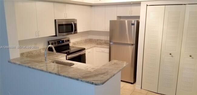 Foto del edificio - 4195 N Haverhill Rd