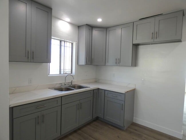 Building Photo - ***COMING SOON***$500 OFF 1ST MONTH*** SPA...