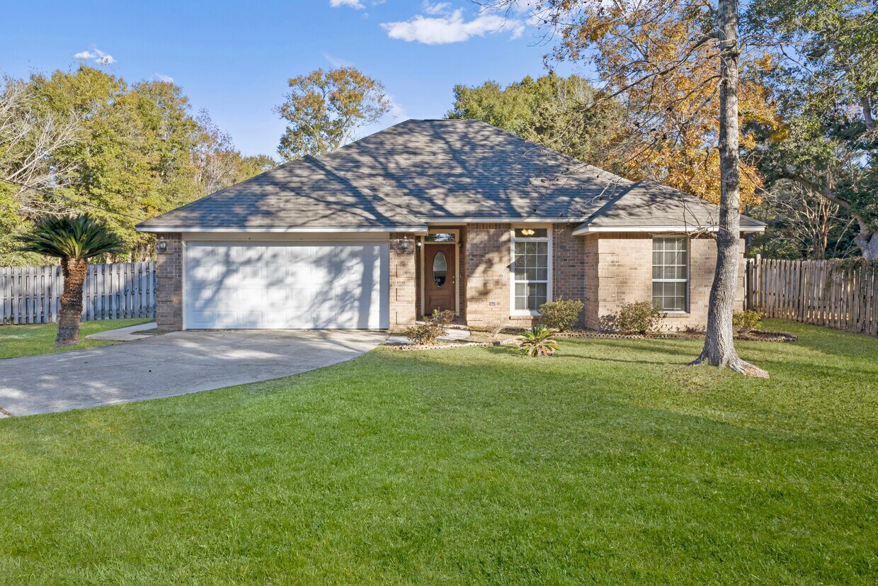 Primary Photo - 9524 Pointe Aux Chenes Rd