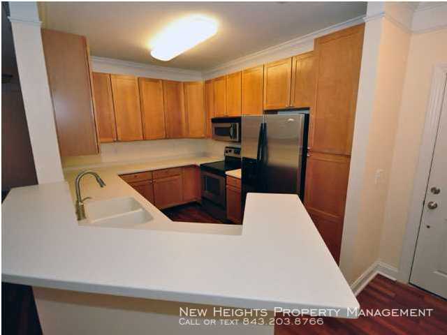 Foto del edificio - 1025-1112 Riverland Woods Place