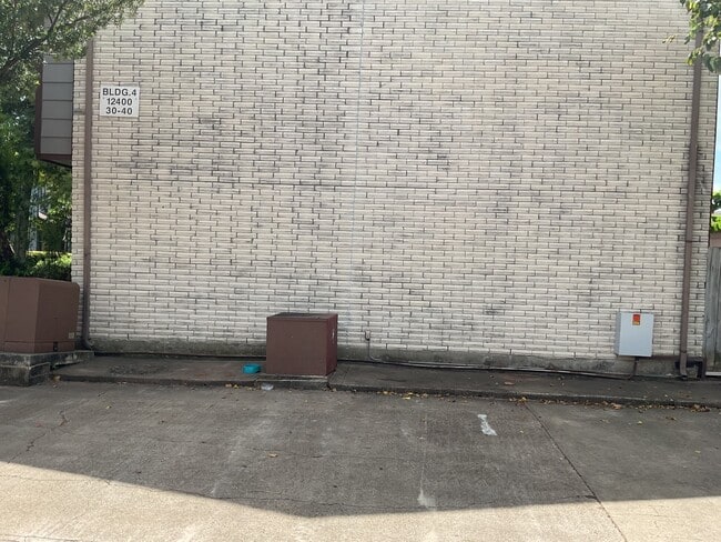 Foto del edificio - 12400 Brookglade Cir
