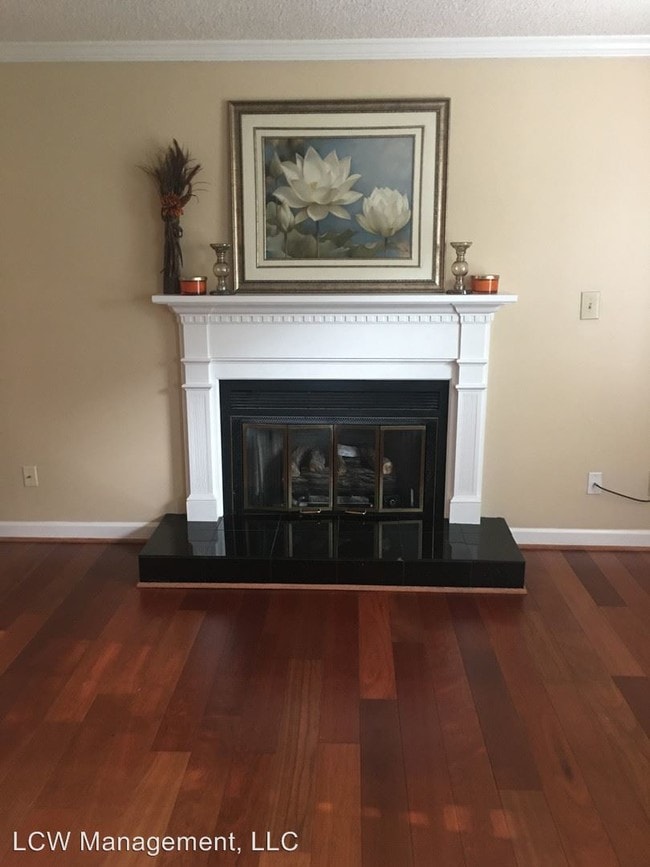 Building Photo - 3 br, 2.5 bath House - 2885 Beckwood Drive