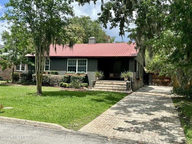 Building Photo - 1240 Holmesdale Rd