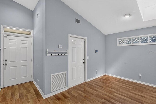 Foto del edificio - 2115 SW 72 St