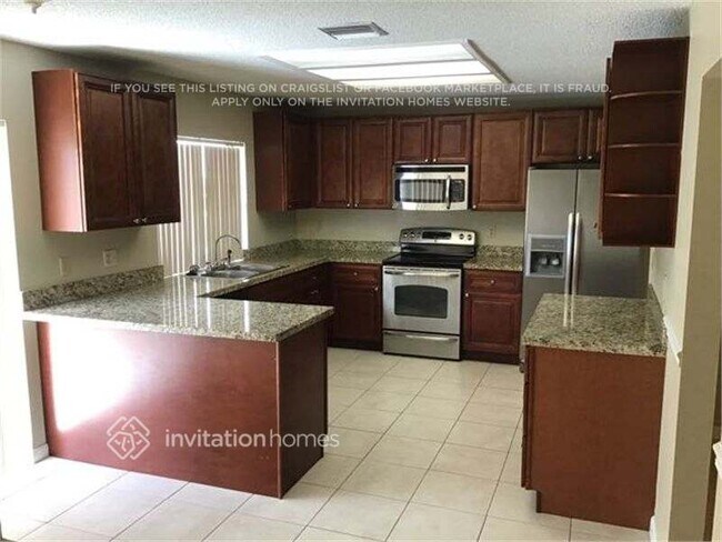 Building Photo - 5016 NW 66th Dr