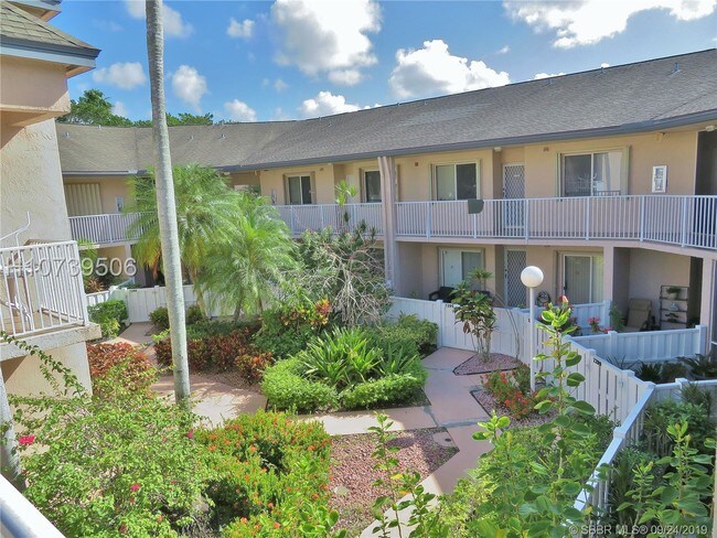 Building Photo - 7319 S Devon Dr