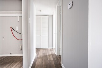 Building Photo - Parkville Place Apartments