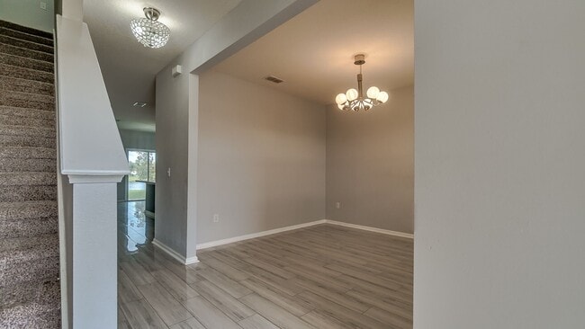 Foto del edificio - 5 bedroom, 2.5 bath home at Village of Wes...