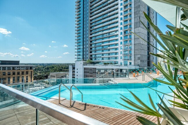 Foto del edificio - 301 West Ave. #2303