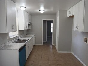 Building Photo - 635 Highfall Dr