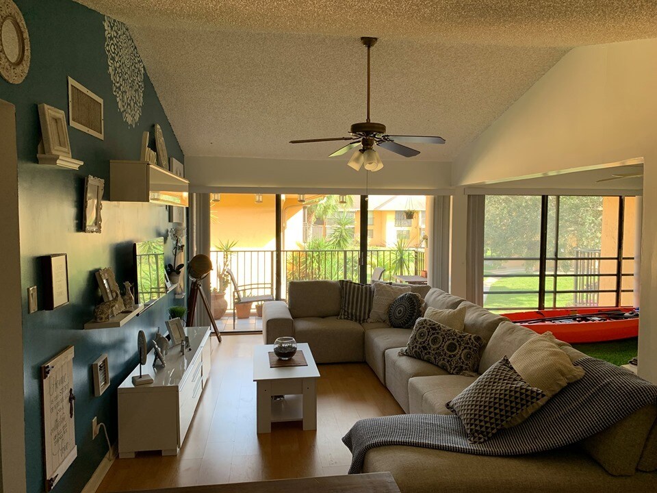 5845 Washington St Unit 70, Hollywood, FL 33023 Condo for Rent in