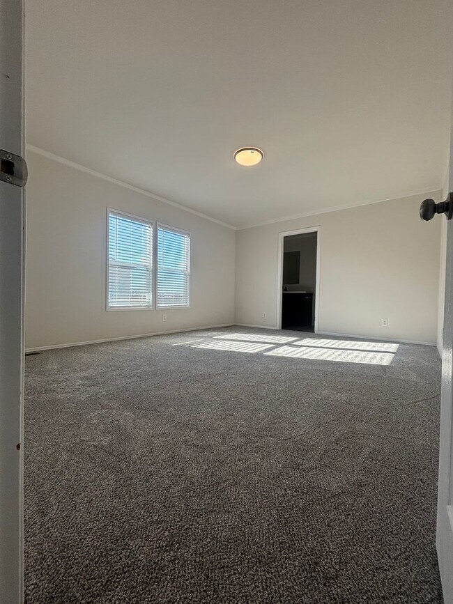 Building Photo - Charming 3 Bedroom 2 Bathroom Home for Rent or Purchase