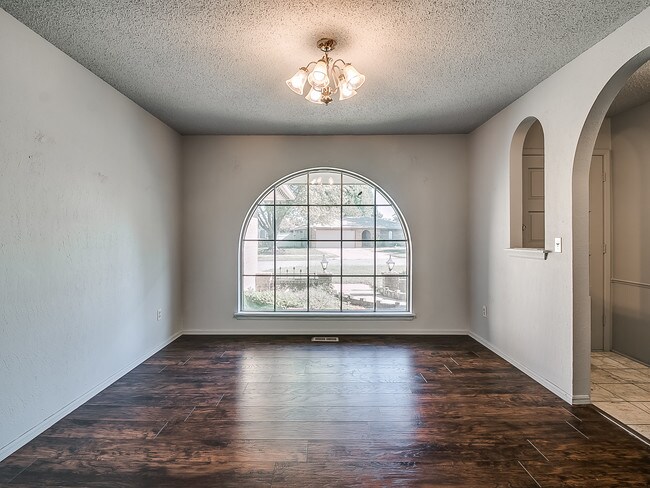 Building Photo - 6717 S Harvey Pl