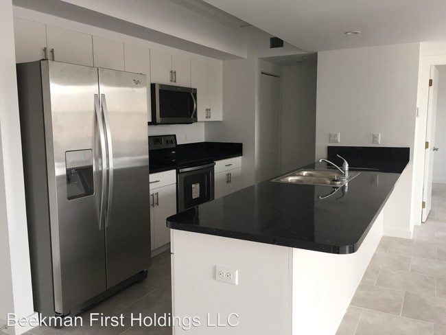 Building Photo - 3 br, 2 bath Apartment - 260 NW 71st Avenue