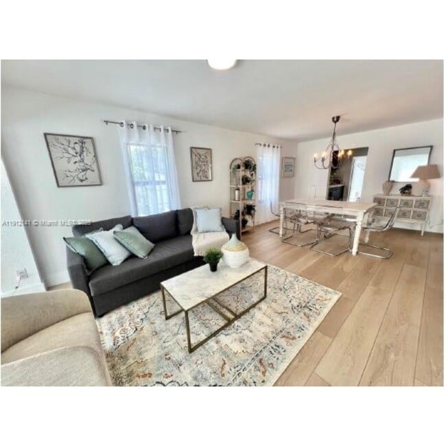 Foto del edificio - 6848 N Miami Ave