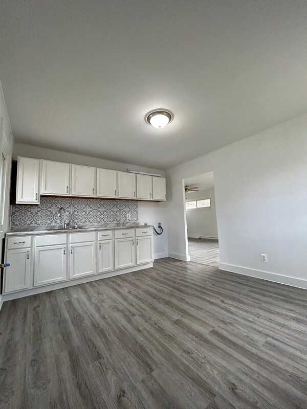 Building Photo - 4040 W 23rd Ave