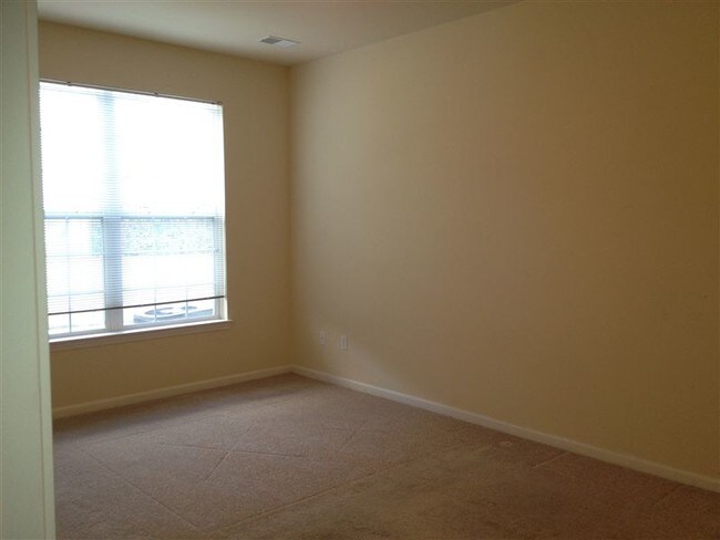 Building Photo - 2 br, 2 bath Condo - 23940 Northstone Vill...