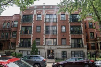 Building Photo - 931 W Leland Ave
