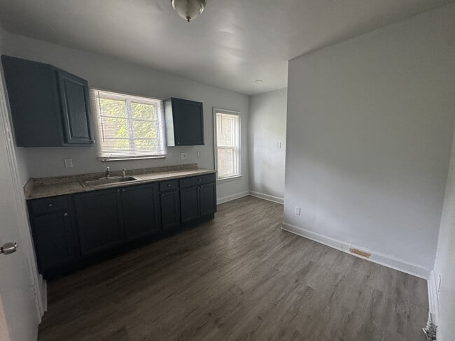 Building Photo - 15016 Cruse St