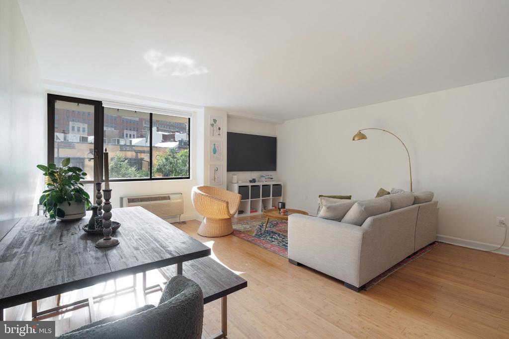 Foto principal - 1325 18th St NW