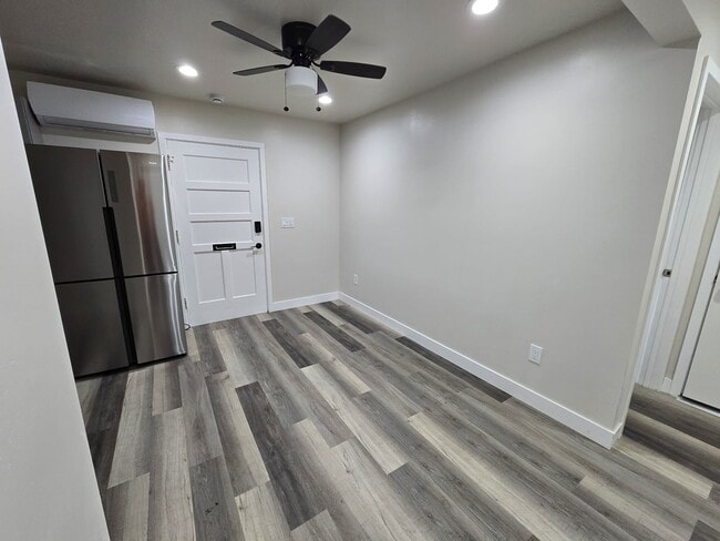 Building Photo - 2222 W Dunlop St